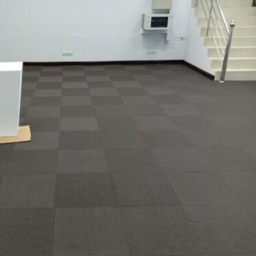 Carpet tiles installtion