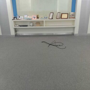 พรมแผ่นสีเทา grey carpet tile